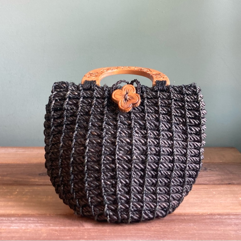 Handmade Philippines Woven Straw Raffia Bag Wooden Handles - Picture 7 of 8
